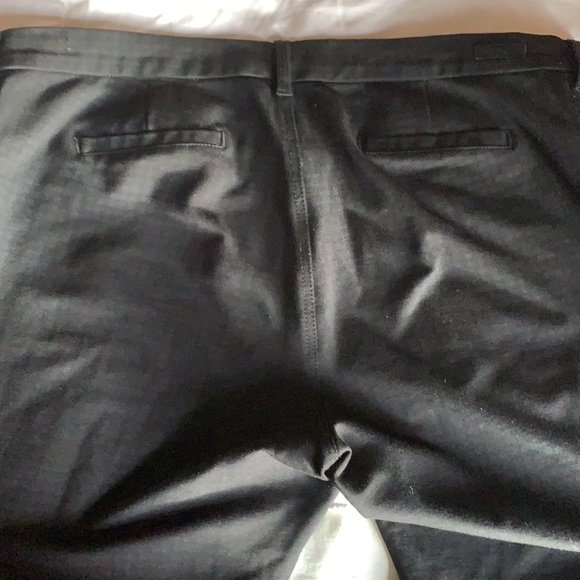 KUT from the kloth sz 16 🎃HP🎃 black/black houndstooth pants EUC - Picture 3 of 10